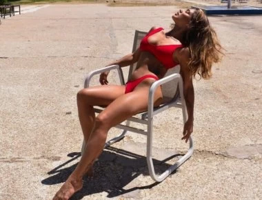 Η Κόνι Μεταξά ξεκίνησε τις καλοκαιρινές διακοπές της από την Πάρο! (φώτο-βίντεο)